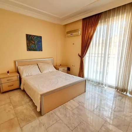 Duplex 4+1 With Pool Nearby The Beach דירה אלאניה